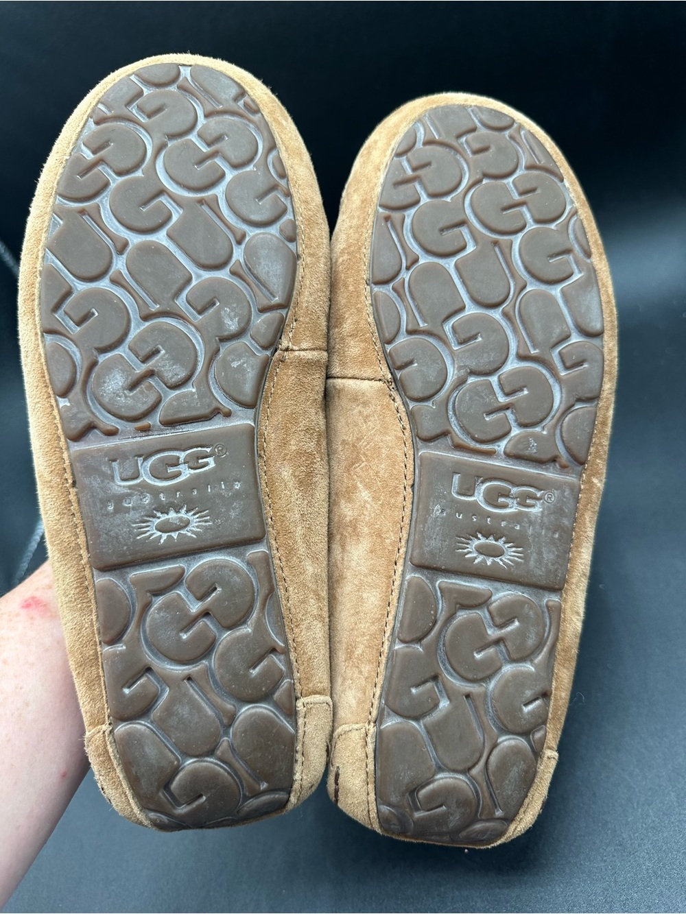 UGG Dakota Chestnut Suede Fur Slippers Womens Size 8 Moccasins - Picture 6 of 7